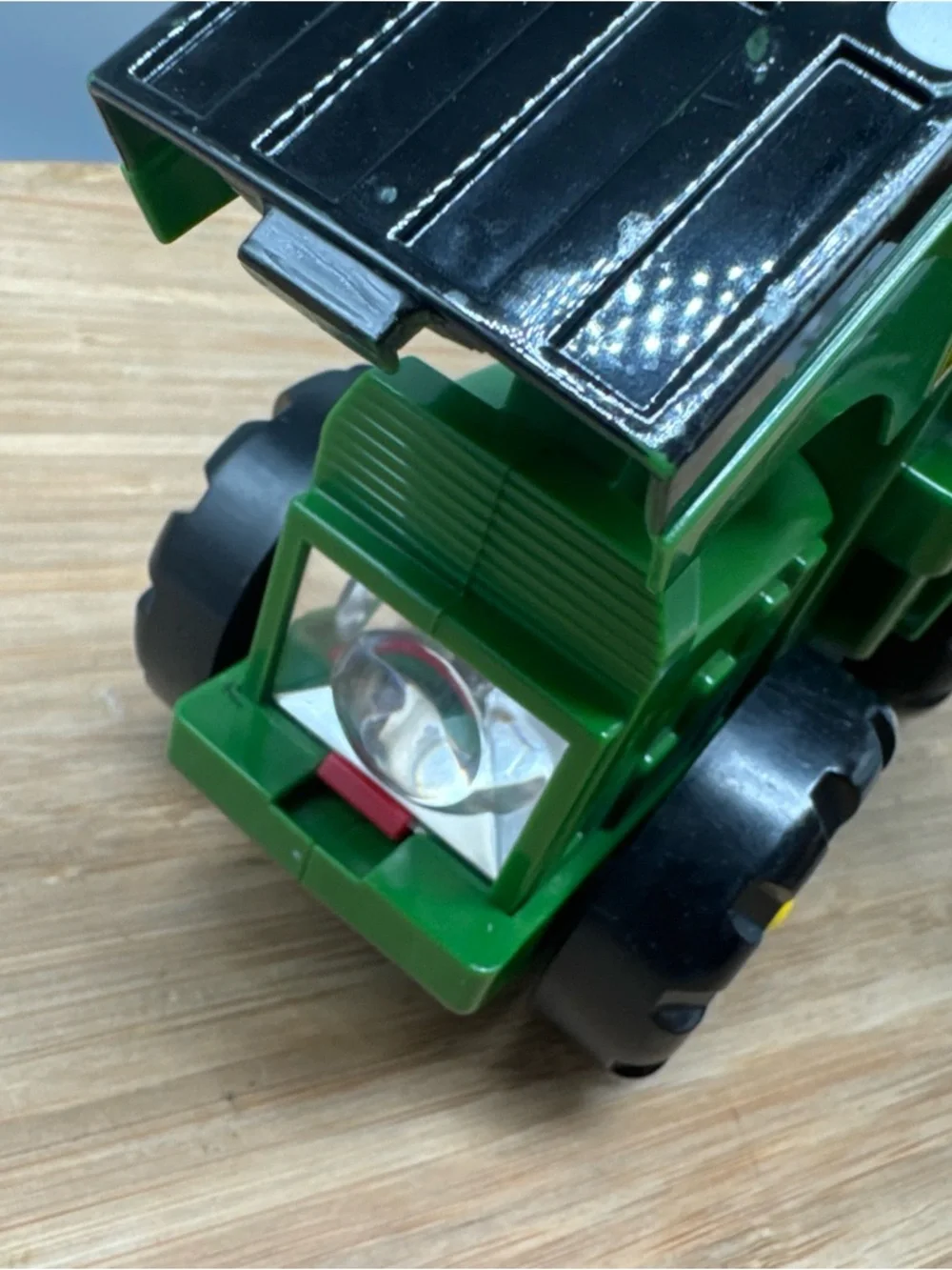 John Deere Green Tractor Kids Toy Flashlight‎ By Learning Curve Sound & Lights.